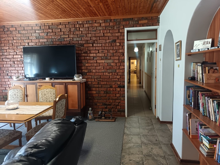 5 Bedroom Property for Sale in Carters Glen Northern Cape